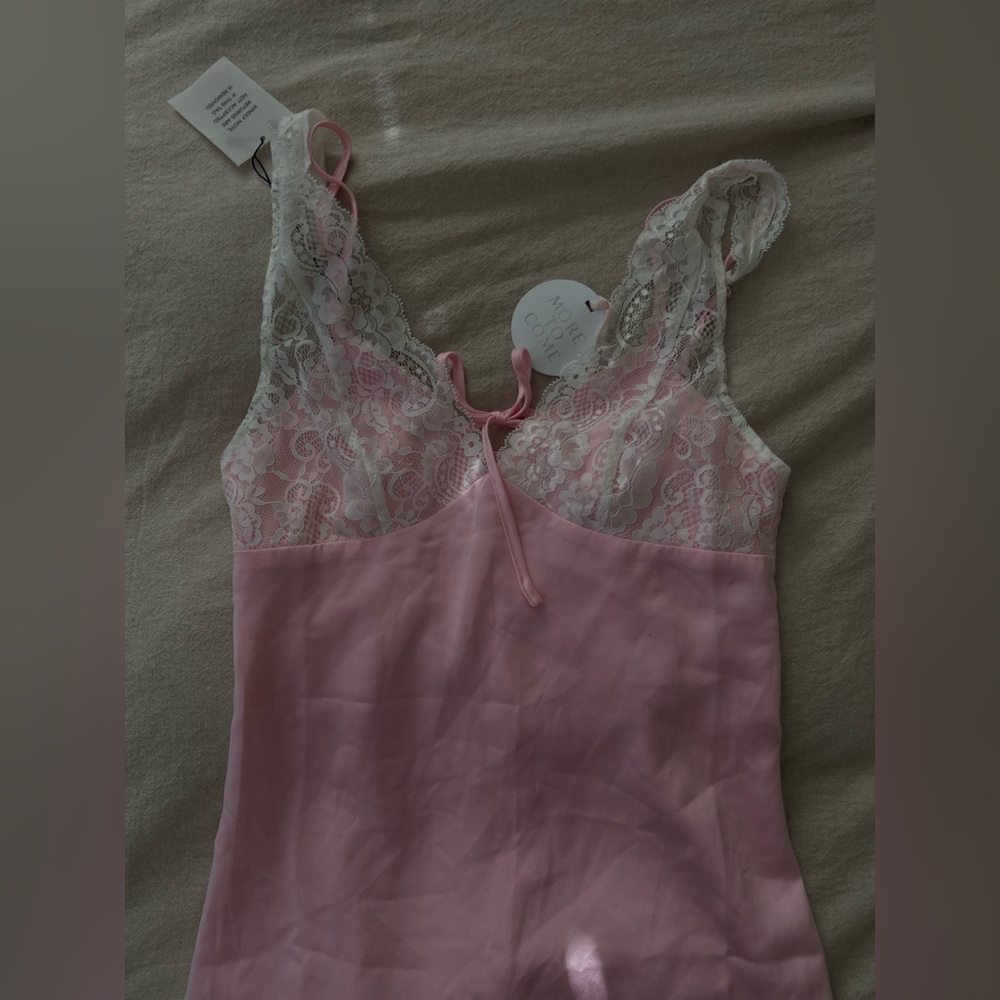 More to come Ruth Mini dress Elegant Pink Lace Trim Dress - Picture 5 of 6